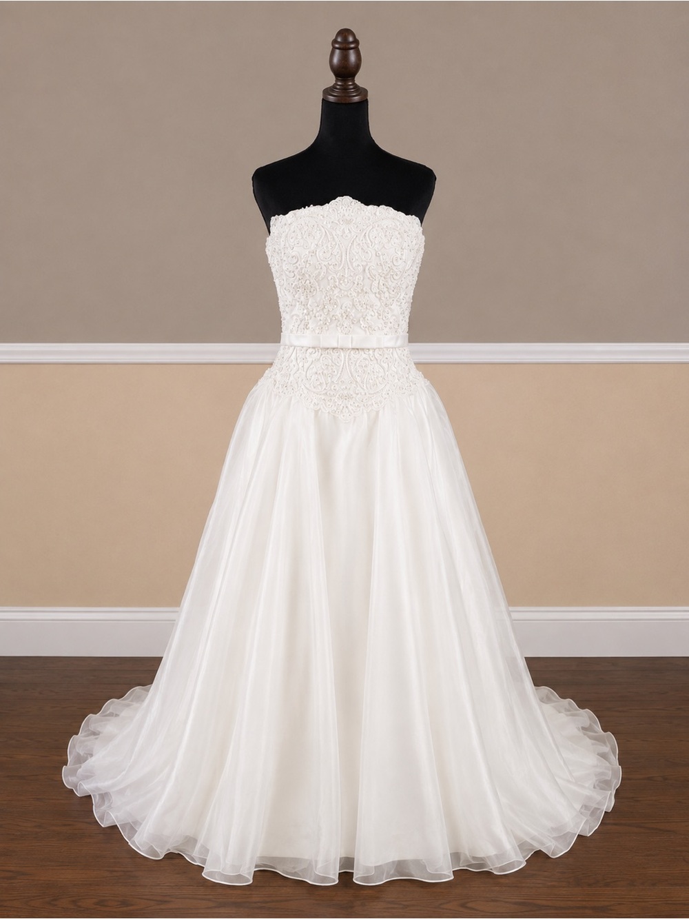 💍 DaVinci Bridal Wedding Gown – Size 12 – New With Tags